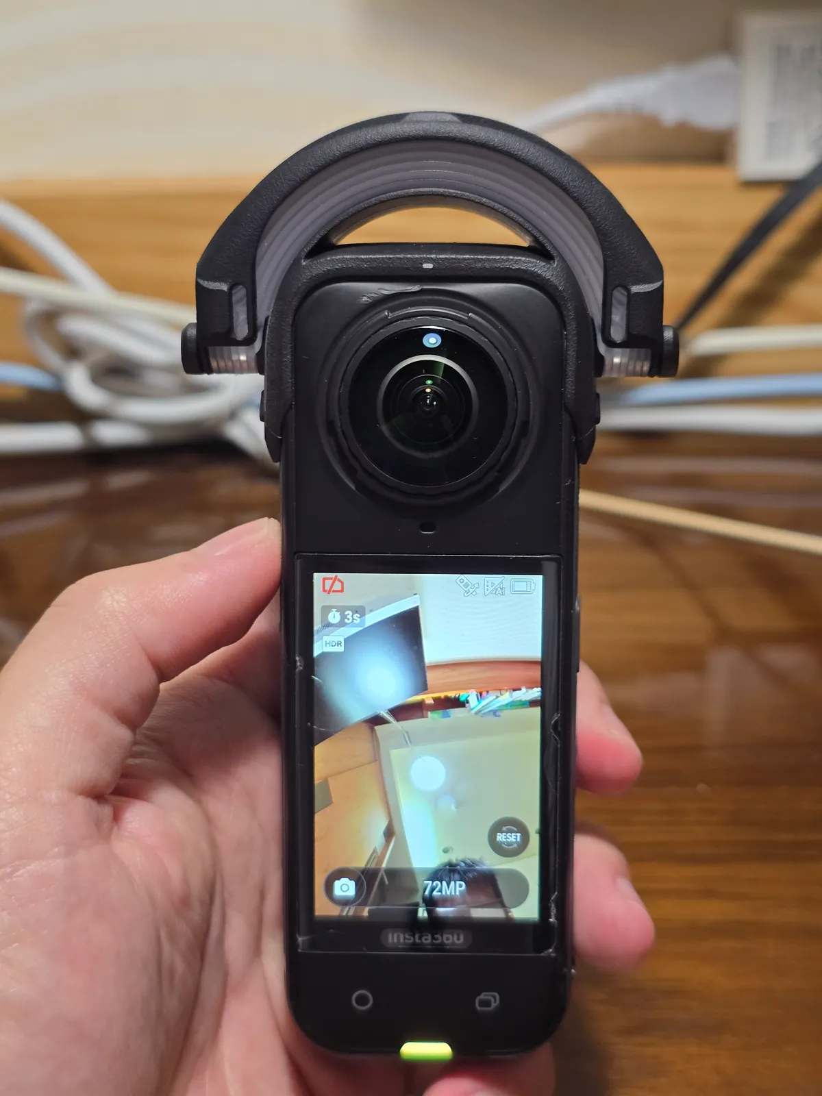 Insta360 X5 摺疊防護鏡頭蓋不擋全景拼接畫面